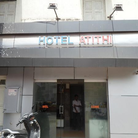 Hotel Atithi 아흐메다바드 외부 사진