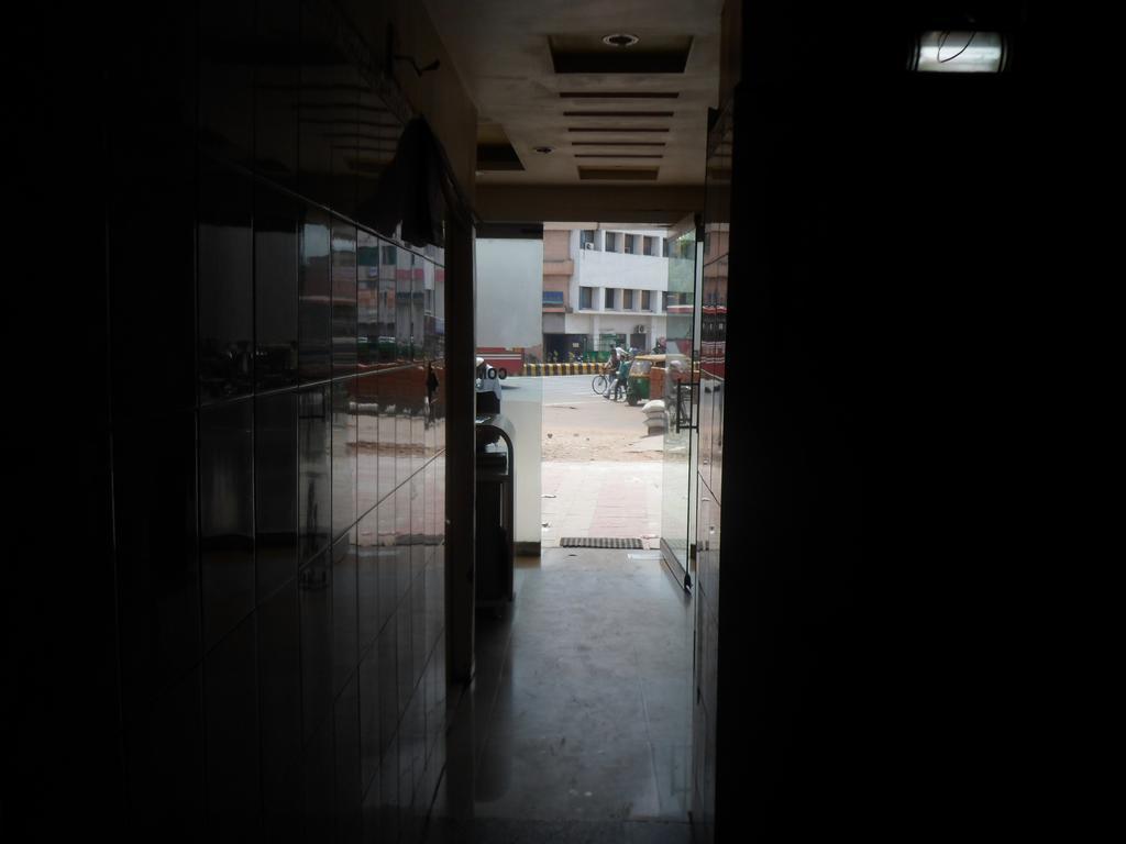 Hotel Atithi 아흐메다바드 외부 사진