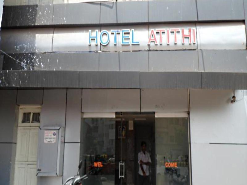 Hotel Atithi 아흐메다바드 외부 사진