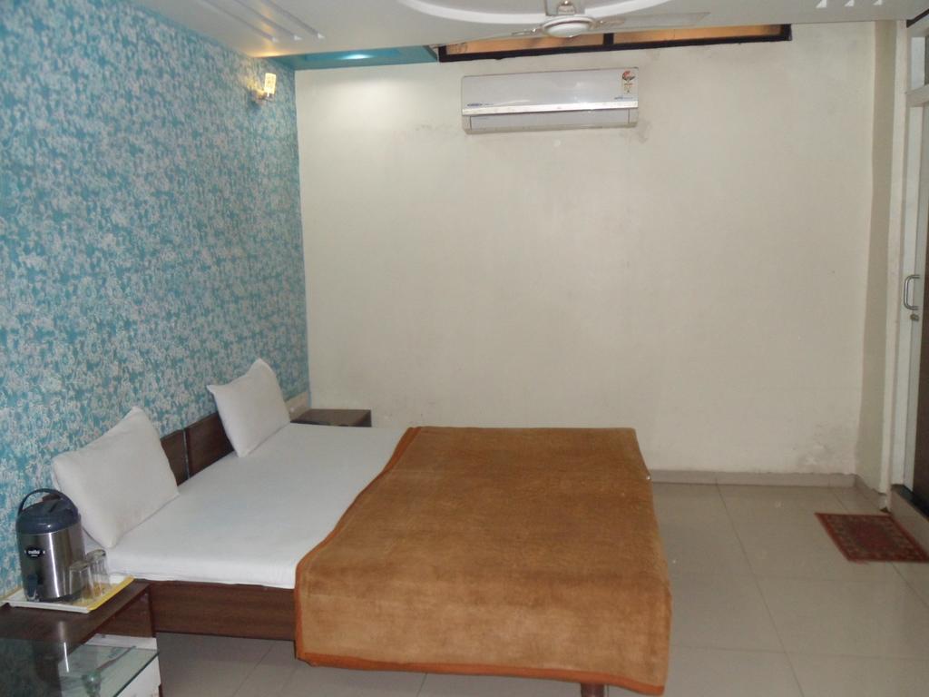 Hotel Atithi 아흐메다바드 객실 사진