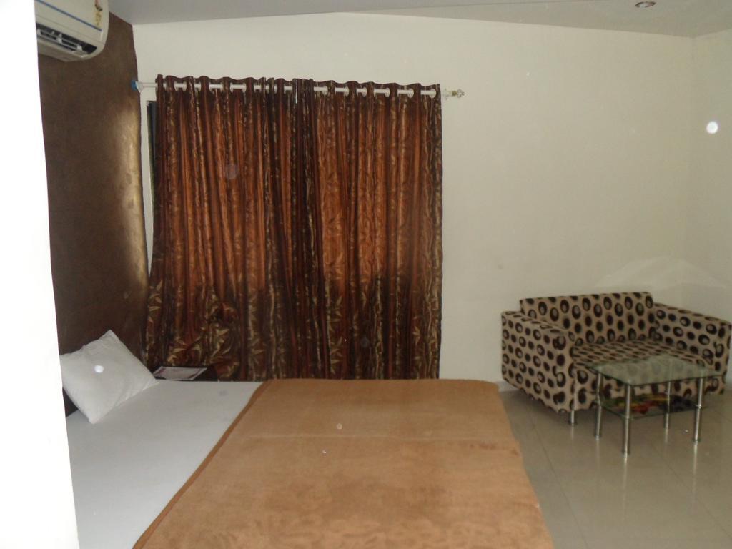 Hotel Atithi 아흐메다바드 객실 사진