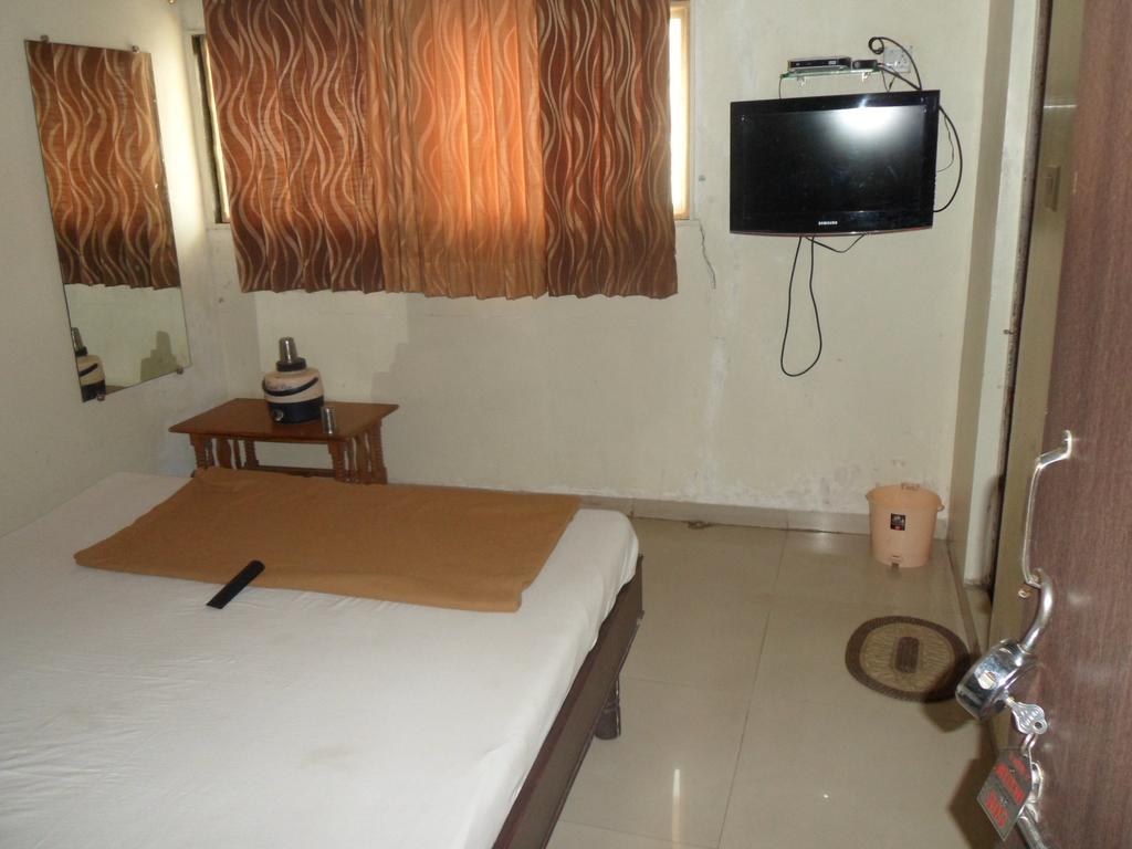 Hotel Atithi 아흐메다바드 객실 사진