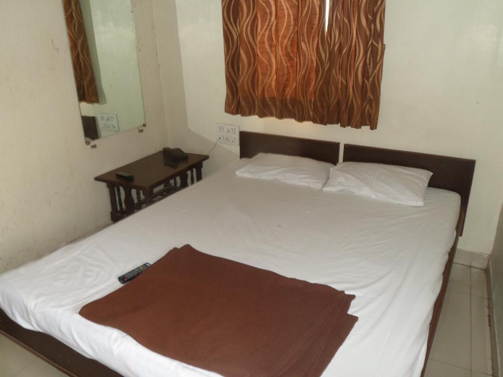 Hotel Atithi 아흐메다바드 객실 사진